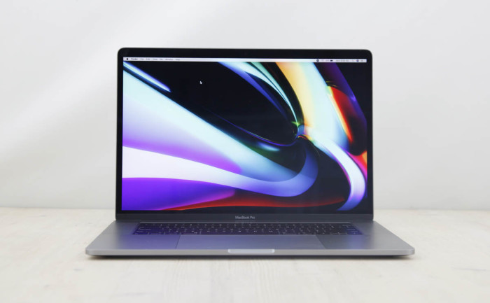 MacBook Pro 15" Core i7 (6 πυρήνες) 2.6Ghz ( 2019 / Dual Graphics / Touch Bar)