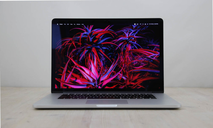 MacBook Pro 15" Core i7 (4 πυρήνες) 2.5Ghz (Retina / Mid 2015 / Dual Graphics)